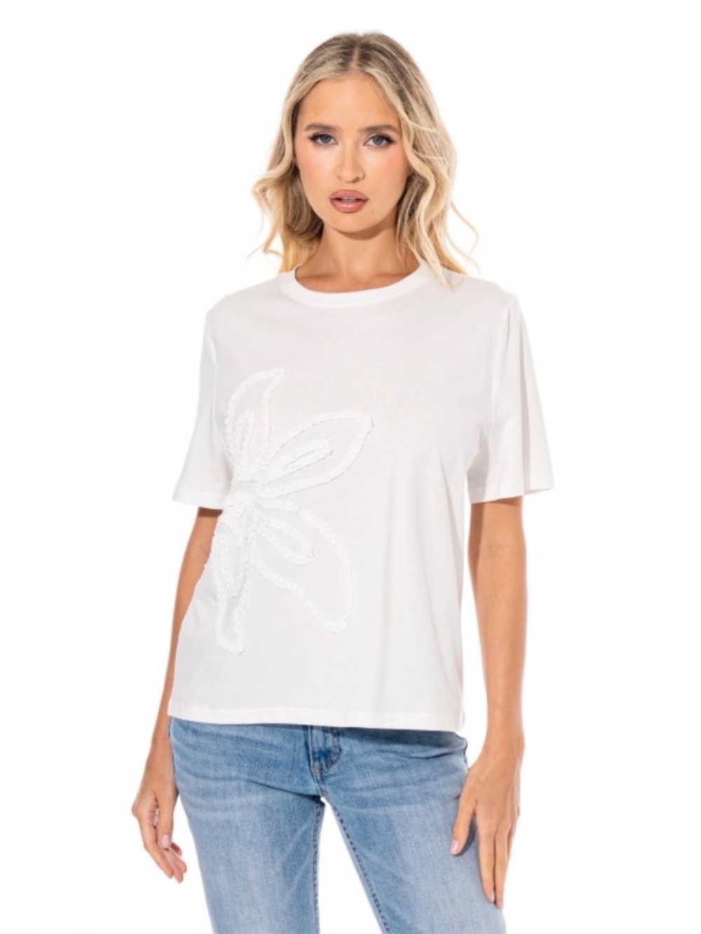 SM247 | Textured Floral Appliqué Tee